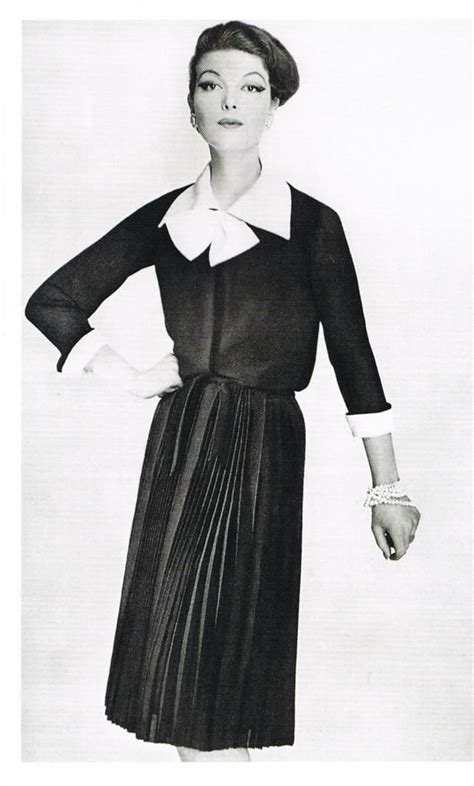 coco chanel 1950s fashion|what did coco chanel make.